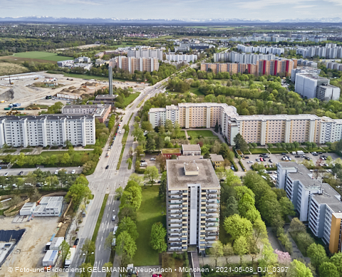 08.05.2021 - das Marx-Zentrum und Wohnanlage am Karl-Marx-Ring 52-62