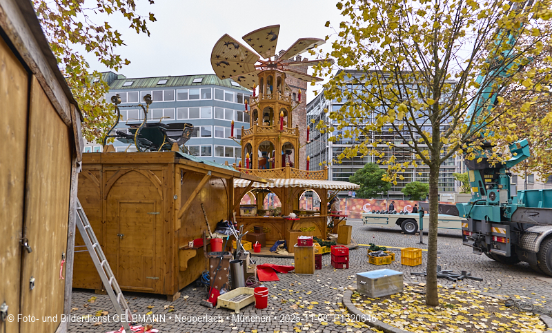 08.11.2025 - Weihnachtsmarktaufbau am Rinderbrunnen