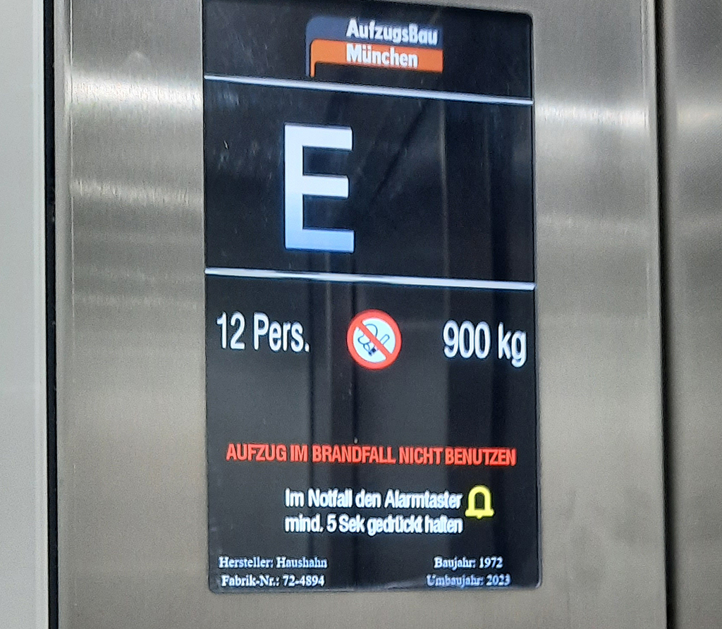 Aufzugs-Tafel